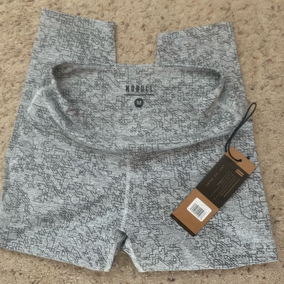 NOBULL Pants - NEW WOMANS NOBULL WHITE LINE CAMO CROP MEDIUM